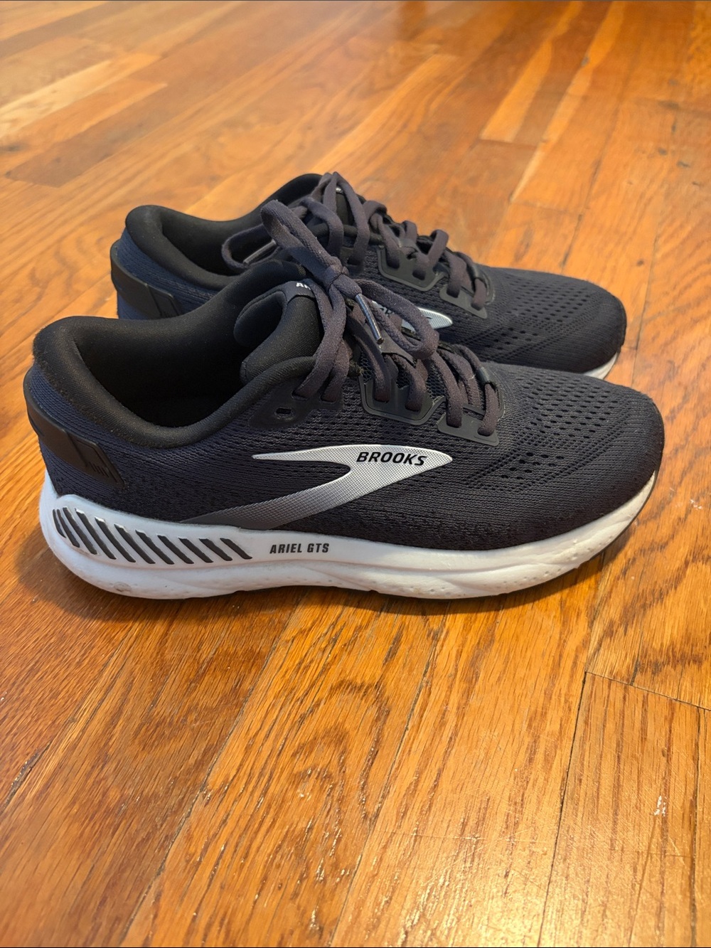 Brooks Ariel GTS Men's Running Shoes - Black with White Accents